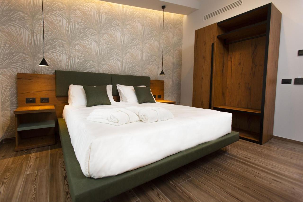 Donna VI Hotel Geraci Siculo Exterior photo